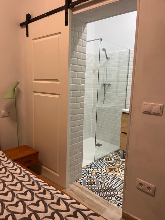 Alzira Bonita Habitacion Verde Con Bano Privado Hotel Ngoại thất bức ảnh