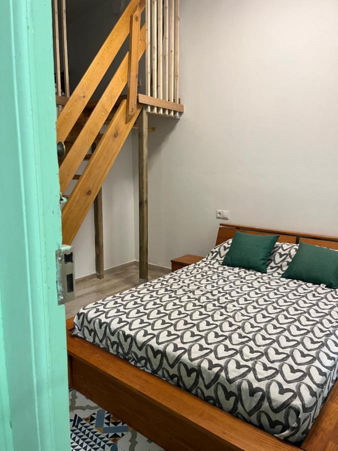 Alzira Bonita Habitacion Verde Con Bano Privado Hotel Ngoại thất bức ảnh