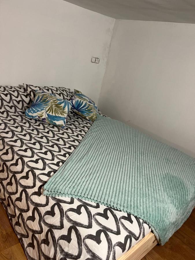 Alzira Bonita Habitacion Verde Con Bano Privado Hotel Ngoại thất bức ảnh