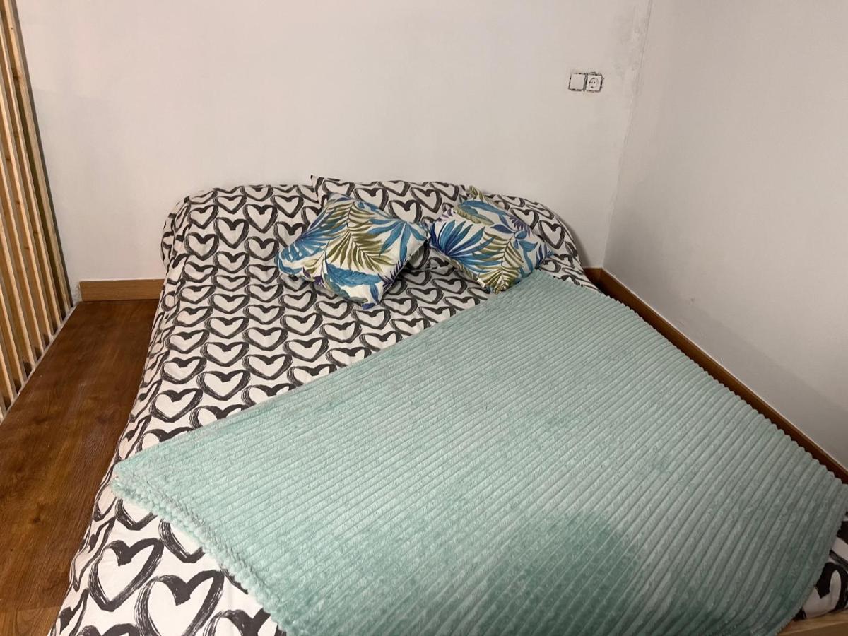 Alzira Bonita Habitacion Verde Con Bano Privado Hotel Ngoại thất bức ảnh