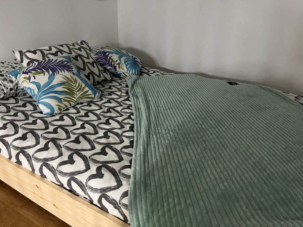 Alzira Bonita Habitacion Verde Con Bano Privado Hotel Ngoại thất bức ảnh