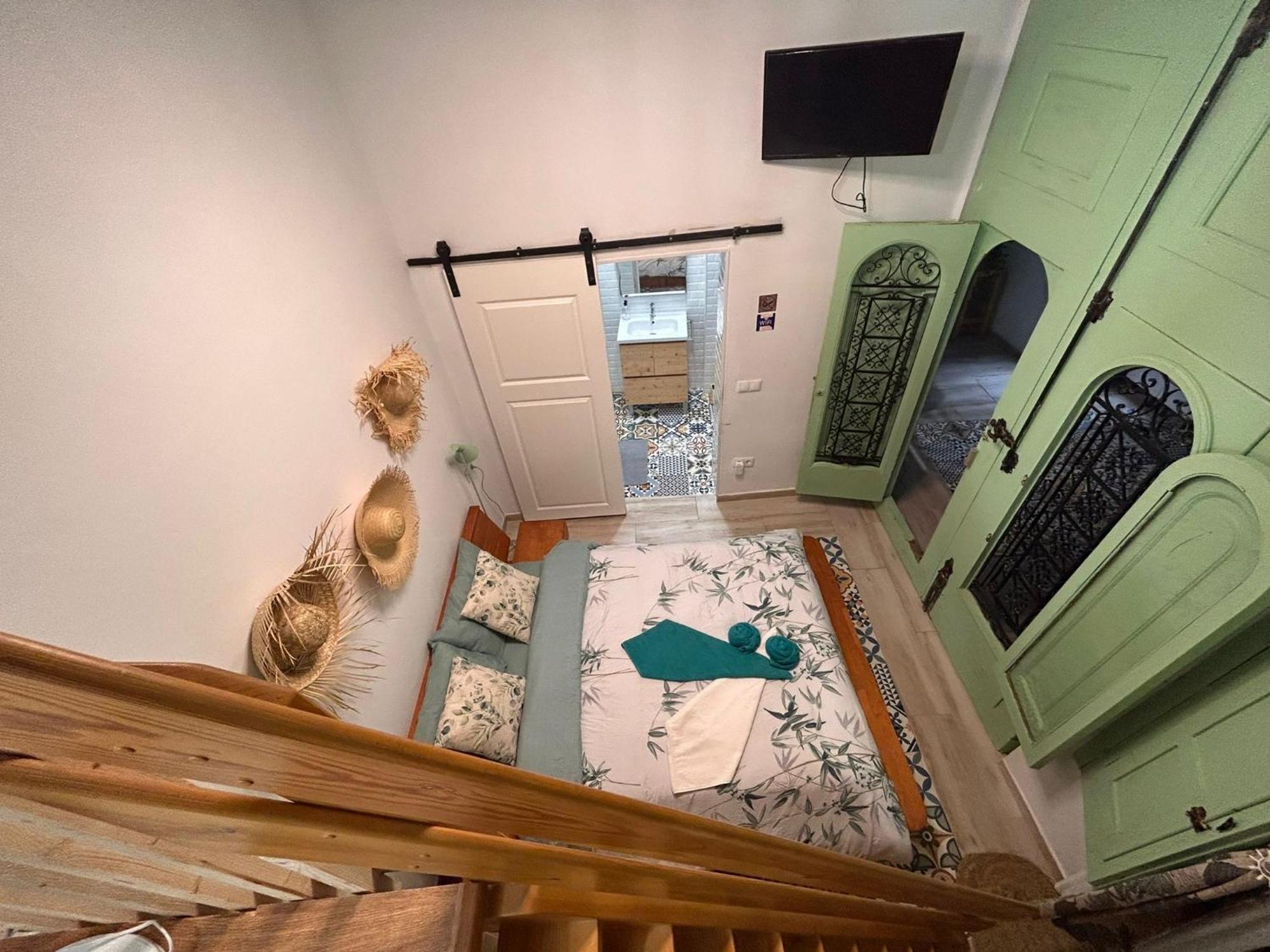 Alzira Bonita Habitacion Verde Con Bano Privado Hotel Ngoại thất bức ảnh